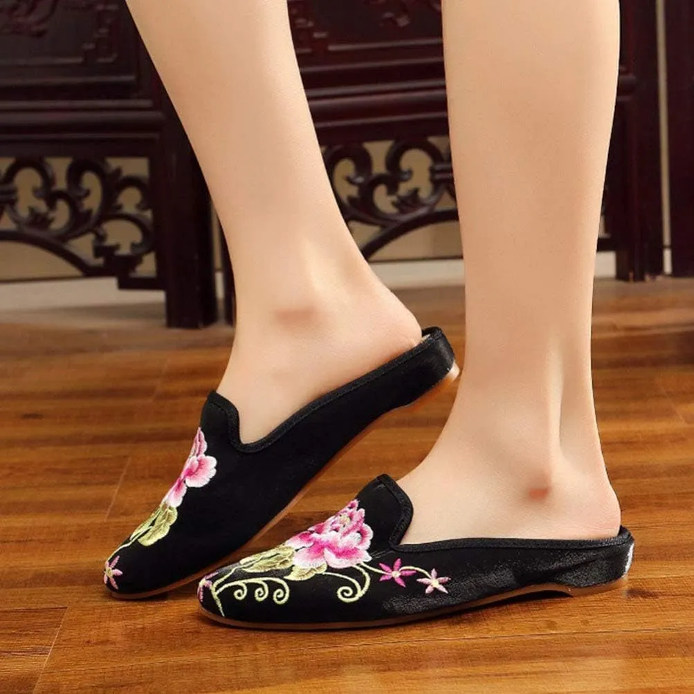 1 Pair Ethnic Women Embroidery Slipper Comfortable Soft Lady Chinese Floral Peony Slippers