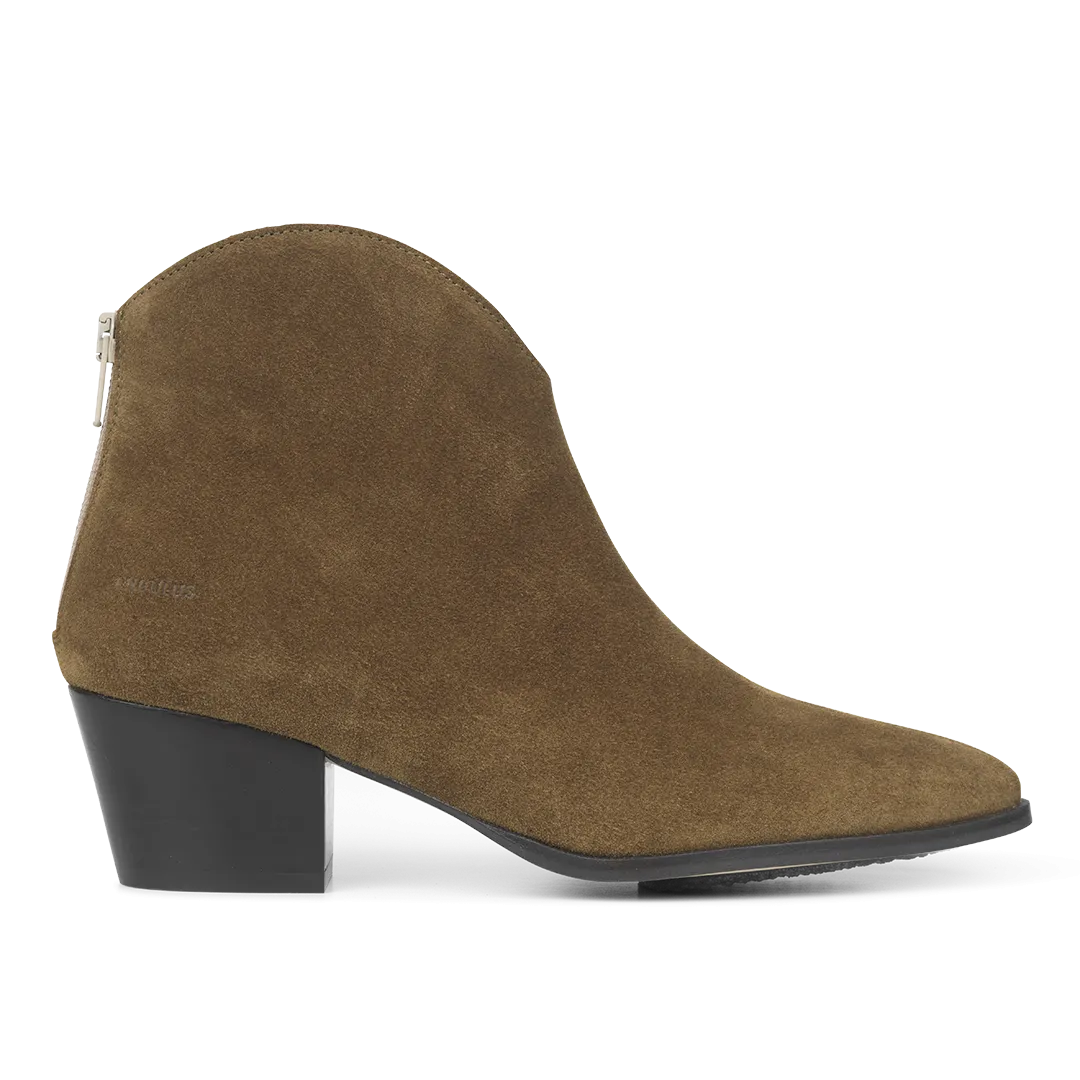 Ankle boot with heel