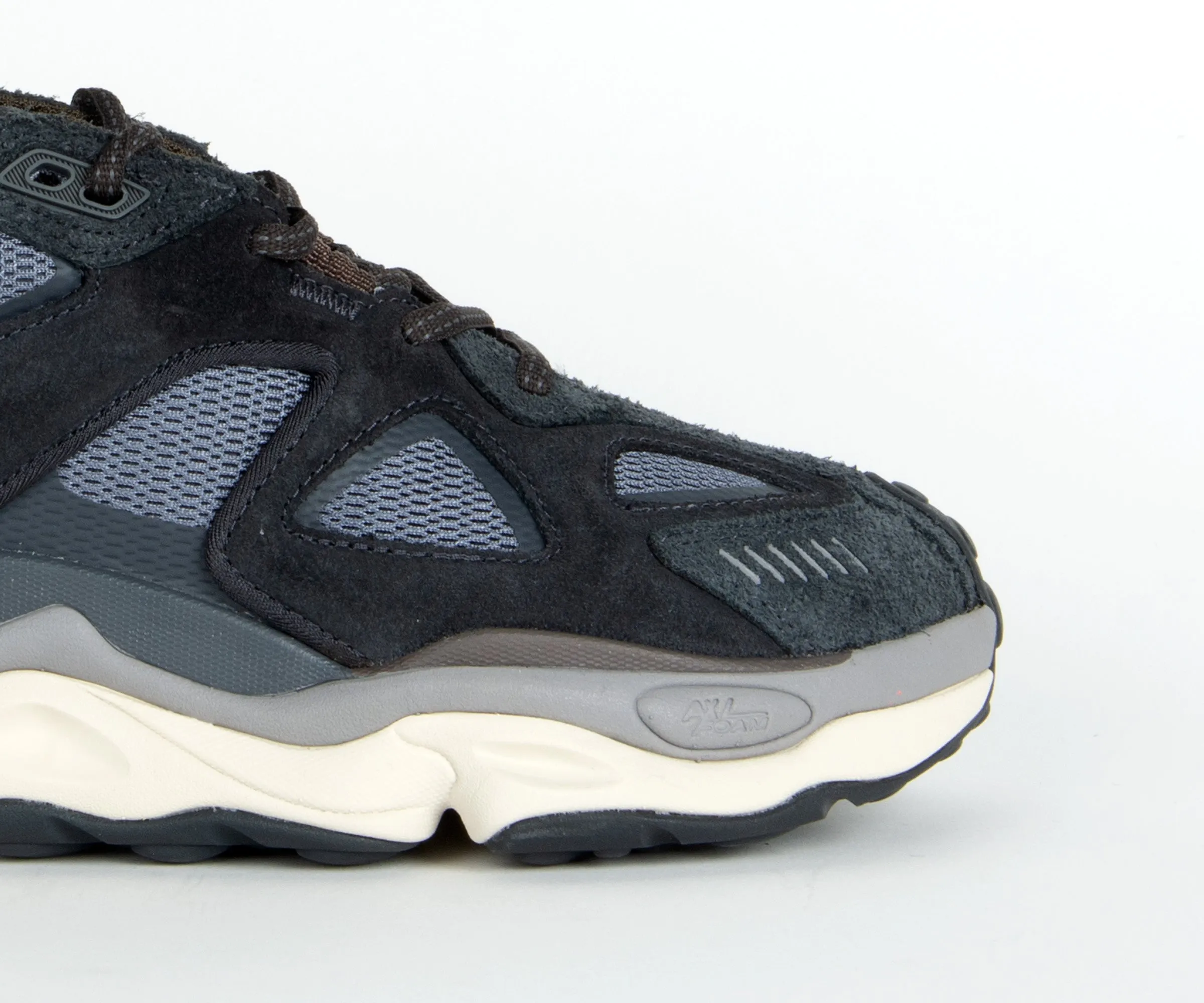 Axel Arigato Satellite Runner Sneaker Grey/Black
