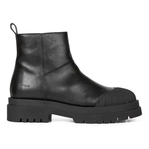 Boot with wool lining