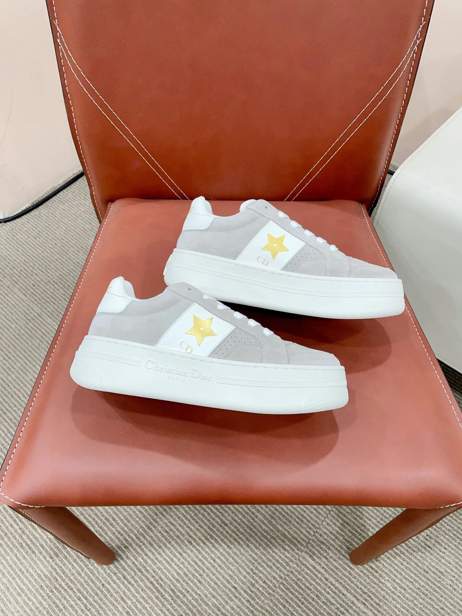 CD Star Platform Sneaker In Light Grey Suede 999870