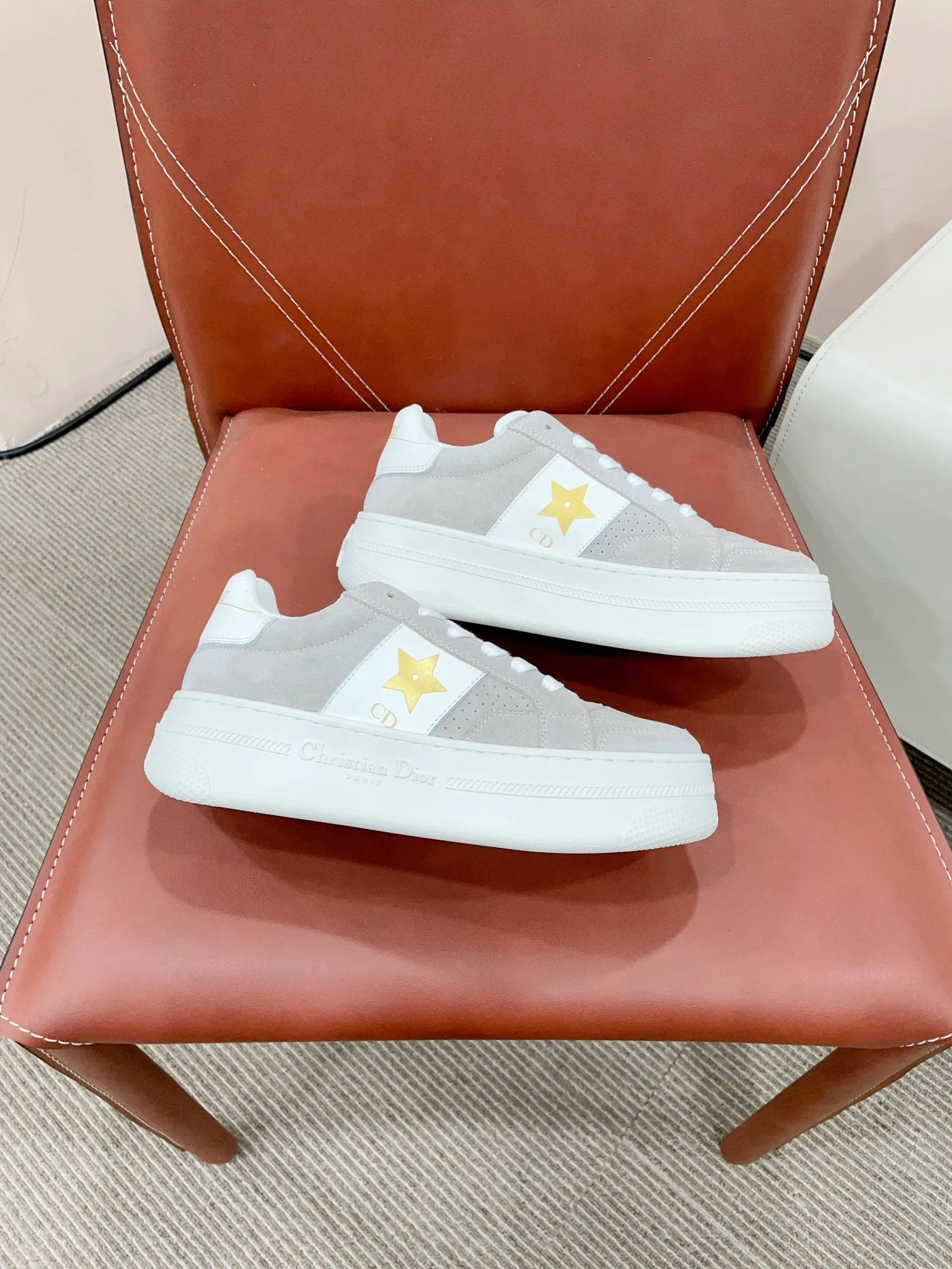 CD Star Platform Sneaker In Light Grey Suede 999870