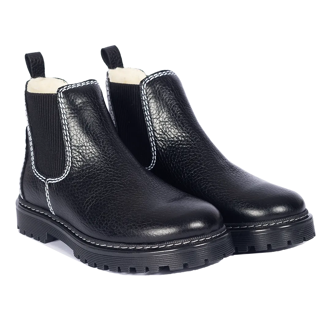 Chelsea boot with soft wool lining