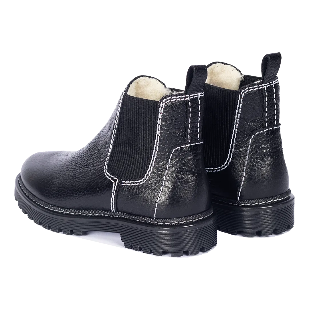 Chelsea boot with soft wool lining