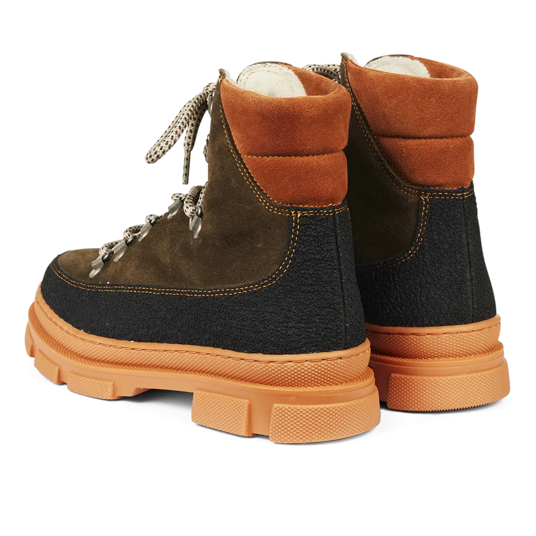 Chelsea Boot with wool lining