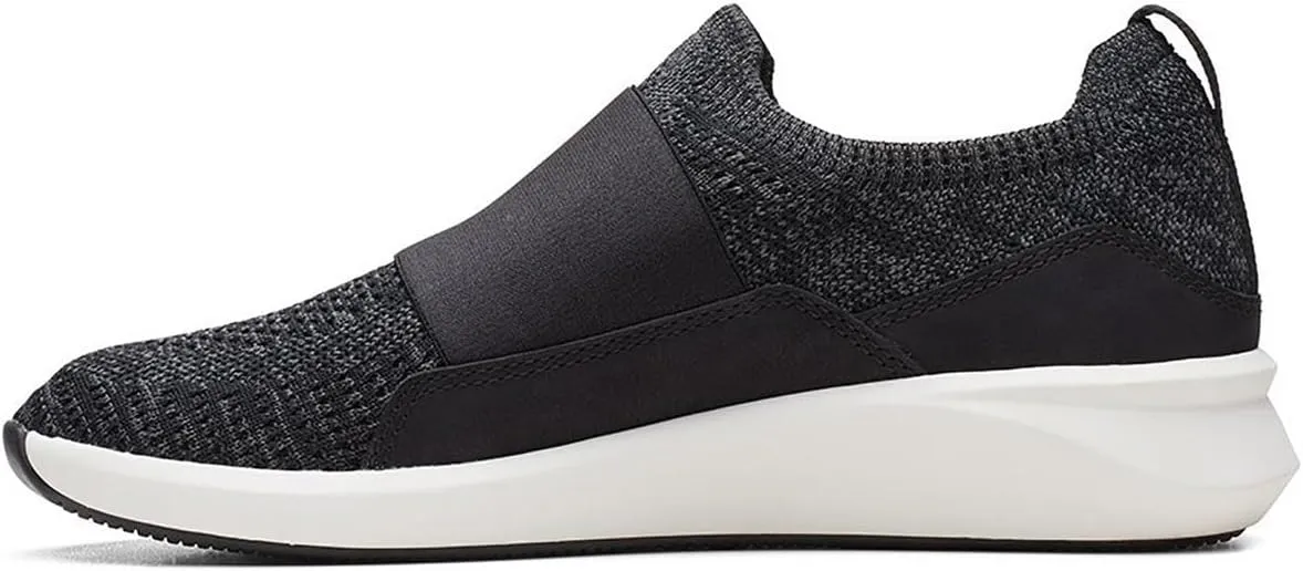 Clarks Women's Un Rio Knit Sneaker