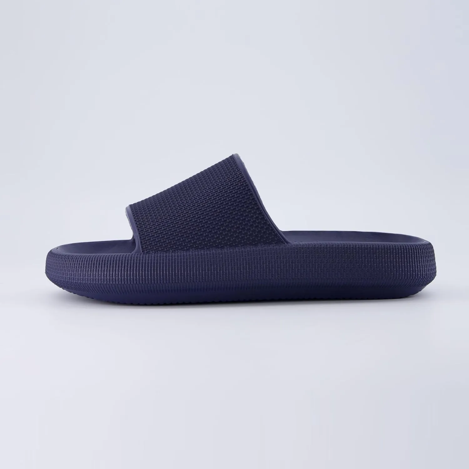 CUSHIONAIRE Men's Feather cloud recovery pool slide with  Comfort