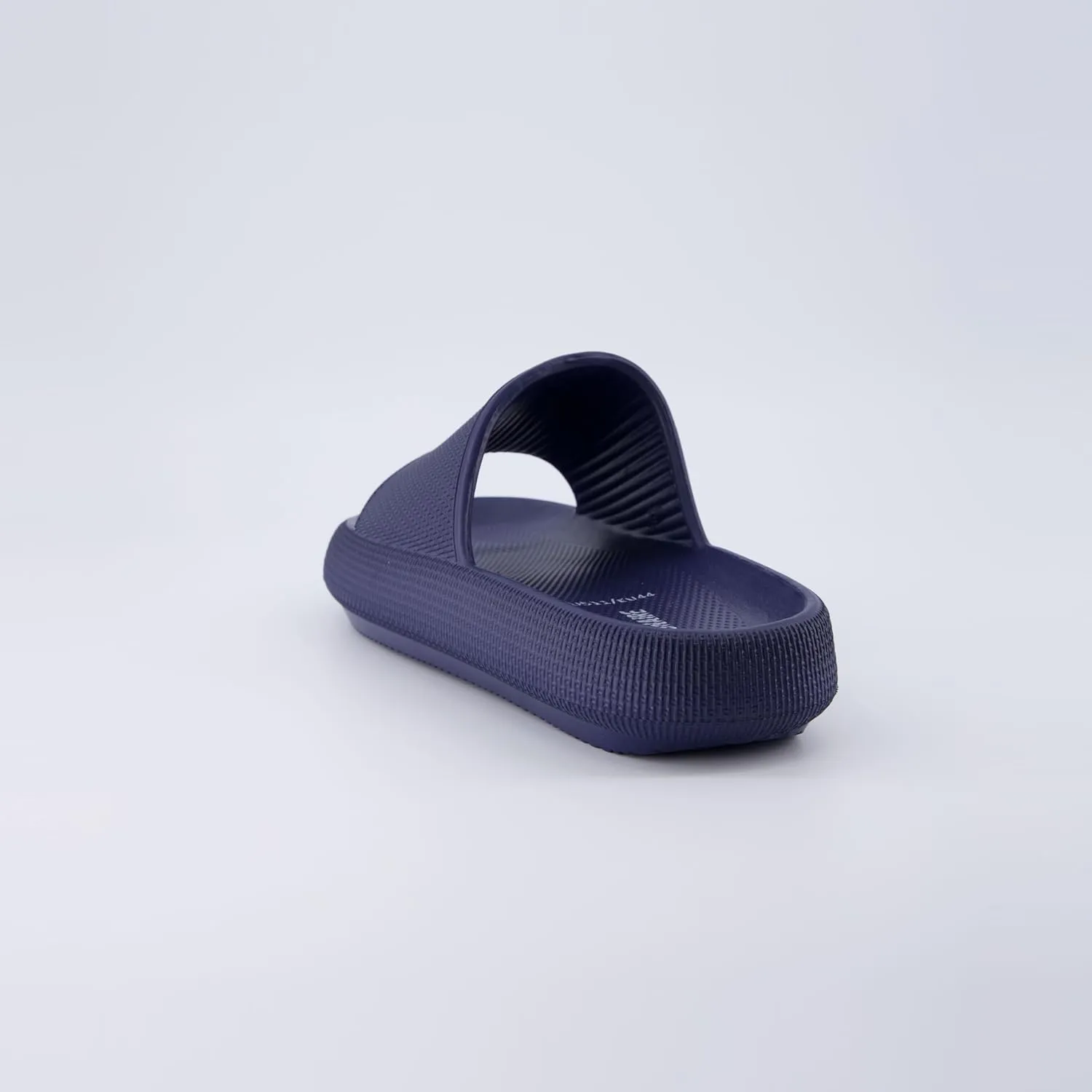 CUSHIONAIRE Men's Feather cloud recovery pool slide with  Comfort