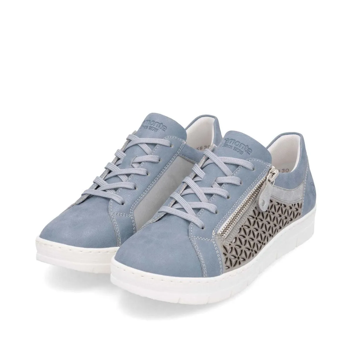 D5830 Lace Up Sneakers