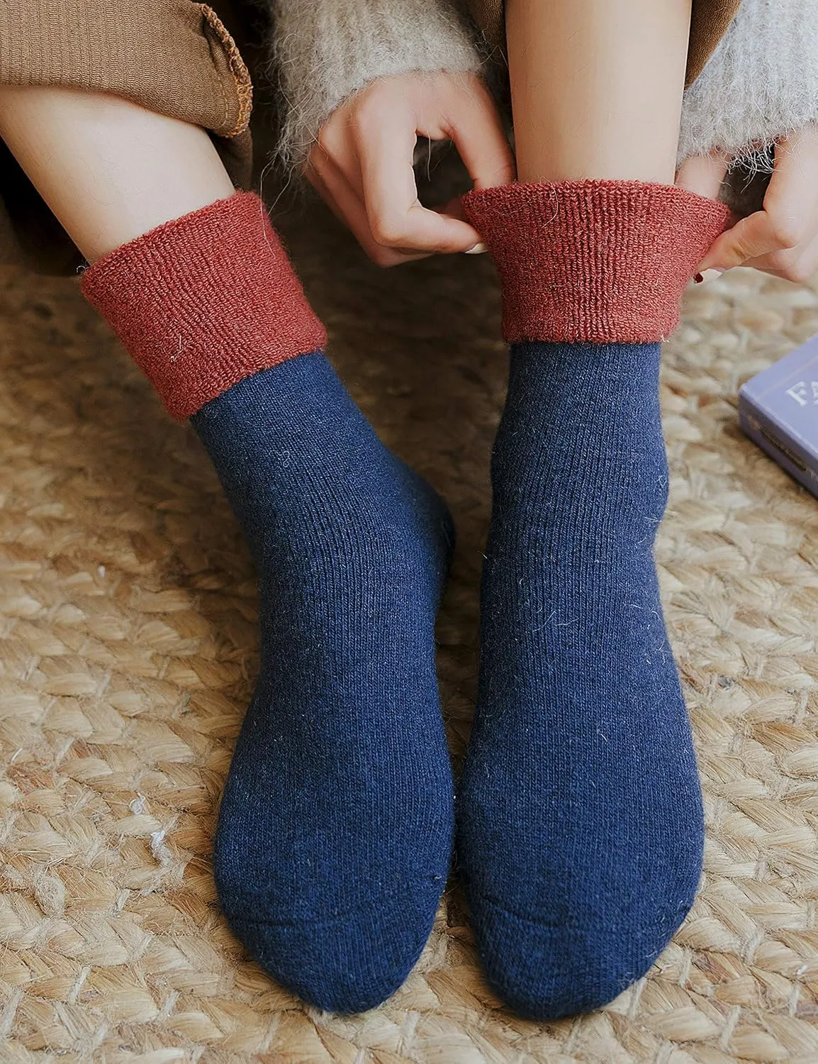 EBMORE 5 Pairs Women Merino Wool Socks Thermal Hiking Winter Warm Thick Cozy Cabin Crew Comfy Socks for Ladies