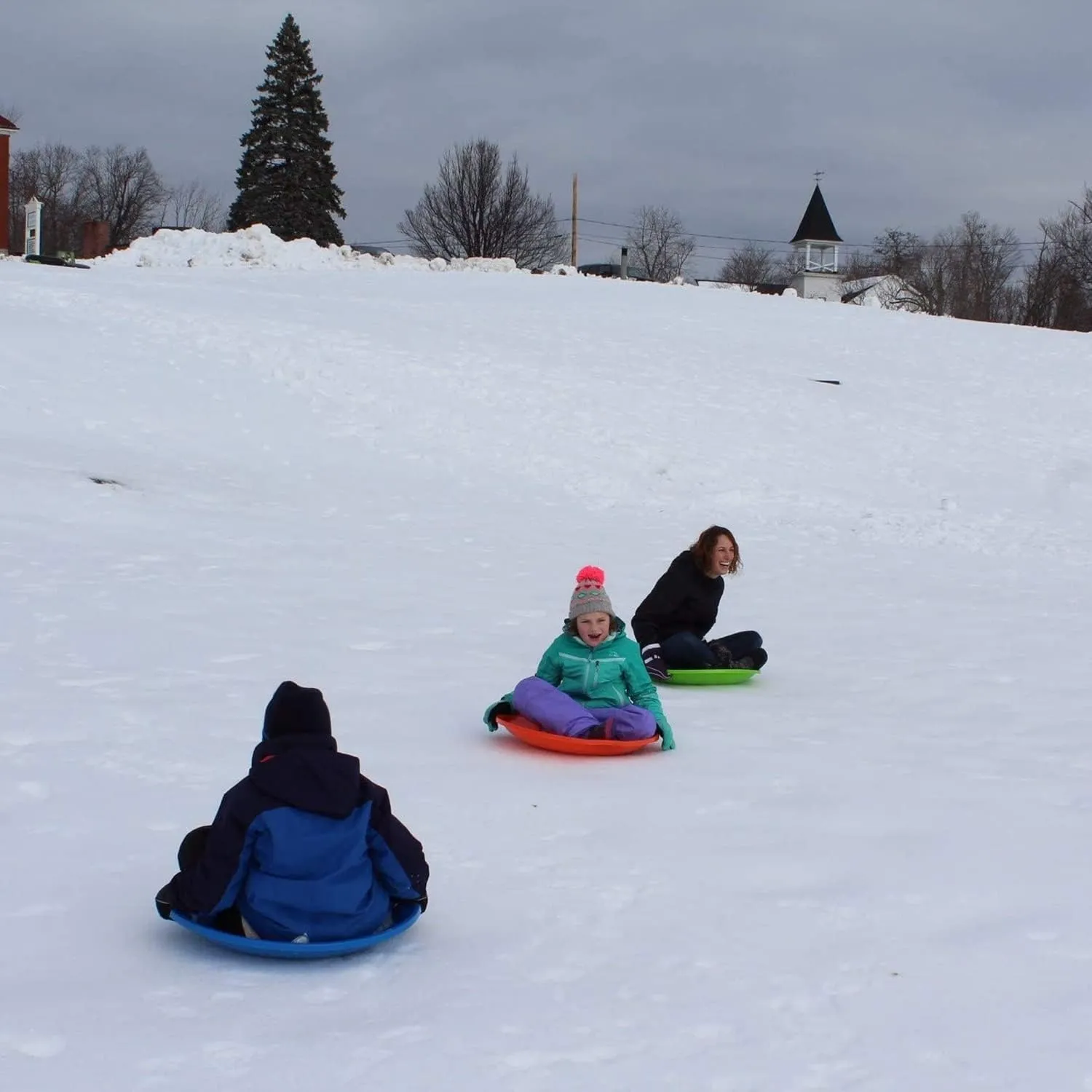 Flexible Flyer Paricon 626 Round Flying Saucer Disc Racer Polyethylene Snow Sled Toboggan, for Ages 4 and Up, 26 Inch Diameter