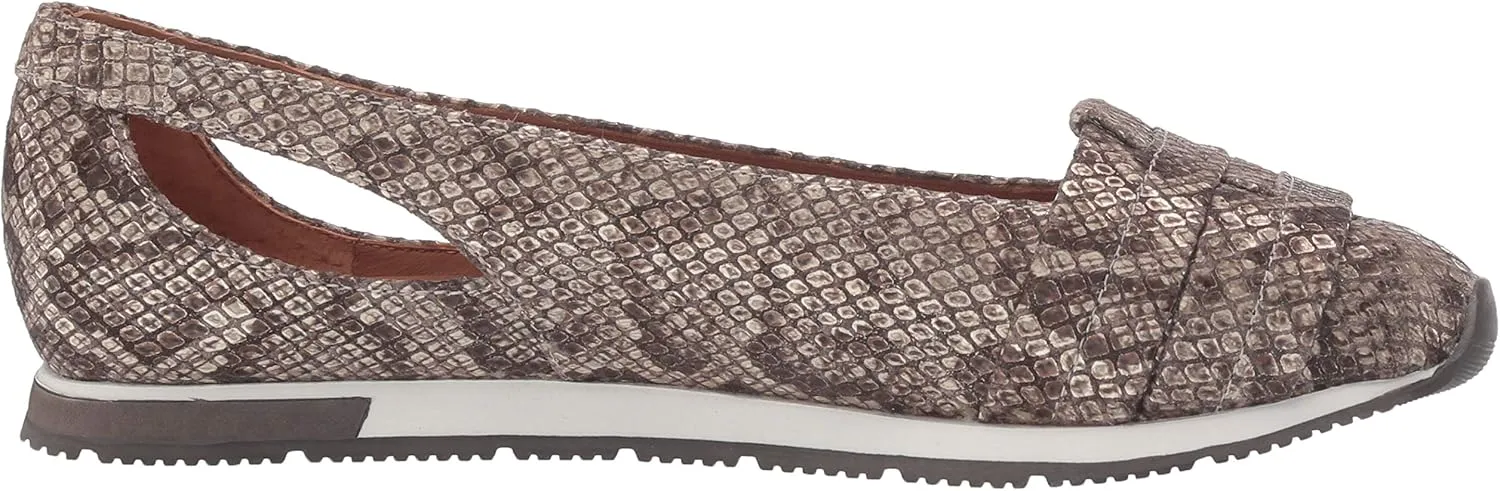 Gentle Souls by Kenneth Cole Women's Luca Straps Flat Slip on Sneaker
