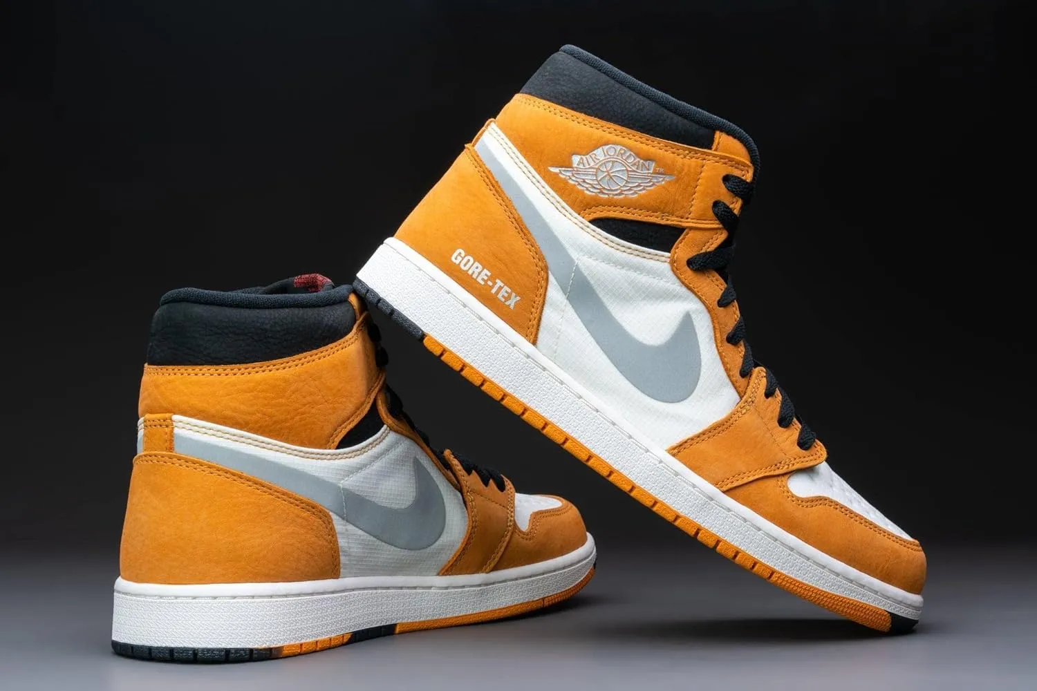 Jordan Mens Sneaker