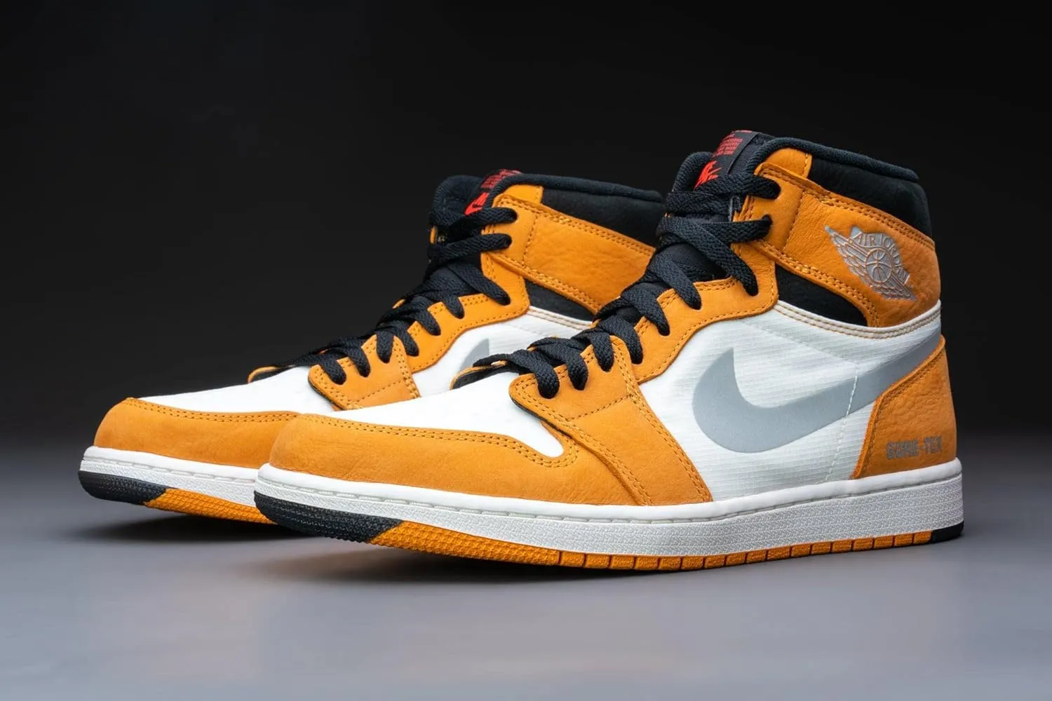 Jordan Mens Sneaker