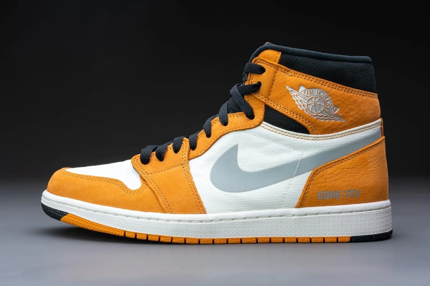 Jordan Mens Sneaker