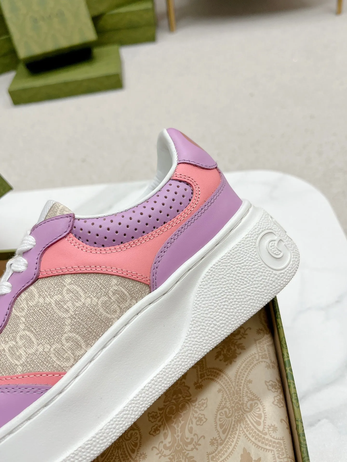 Long-lasting Gucci LIGHT Knowledgeable PURPLE TRAINER GRAY GG AND CALFSKIN