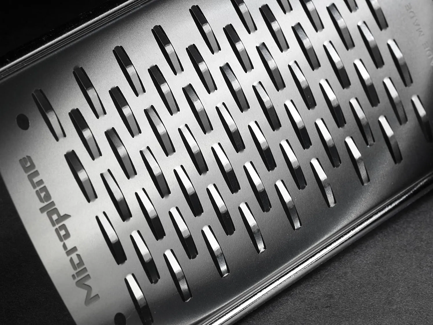 Microplane Professional Series Kitchen Grater Ribbon Blade for Hard Cheese, Apple, Carrot, Zucchini and Chocolate with Stainless Steel Blades - Made in USA