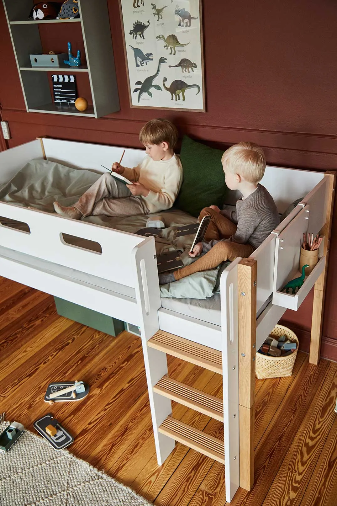 Mid-High Bed with Ladder and Safety Rail, 90x200 cm, White/Oak