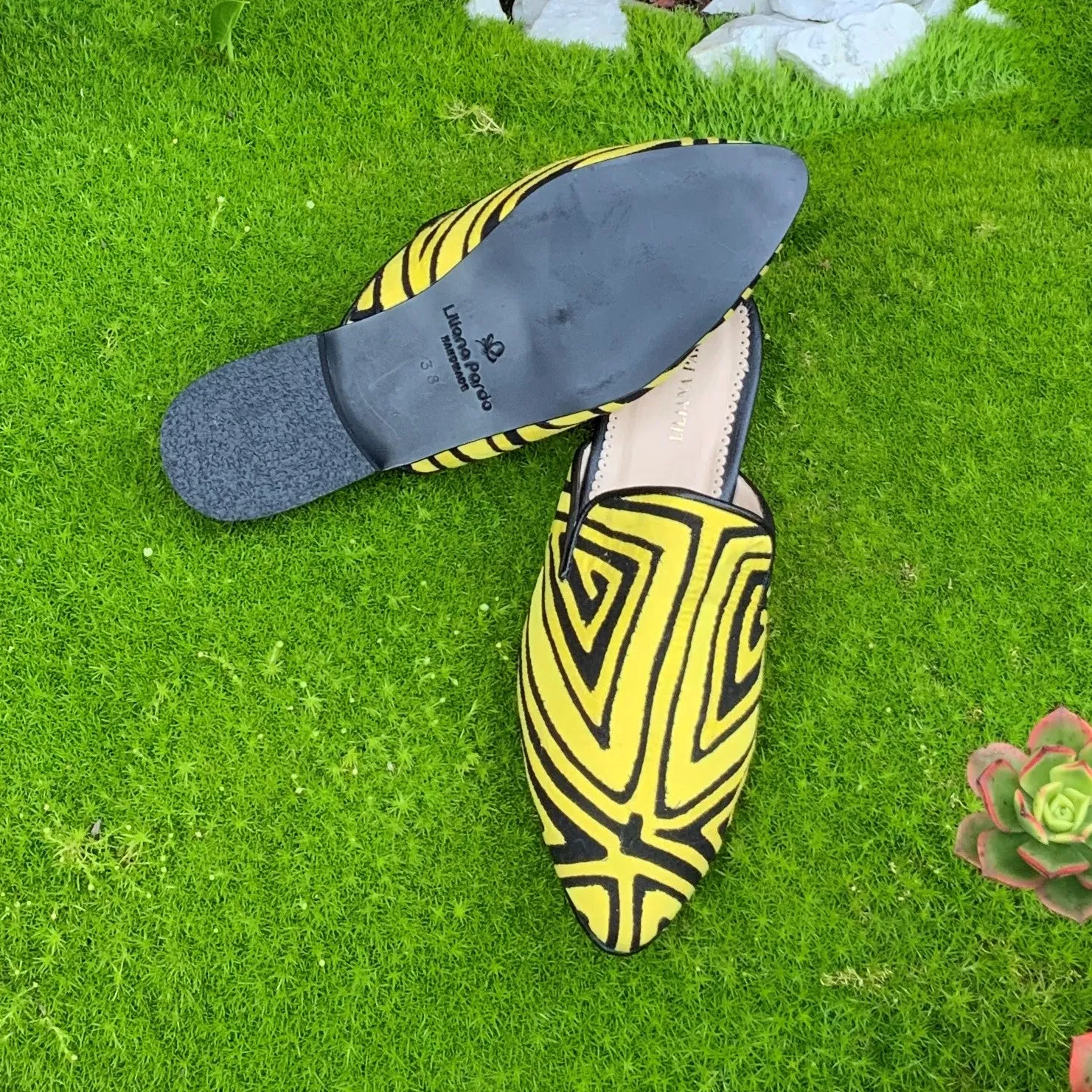 Mola Mules | Black & Yellow