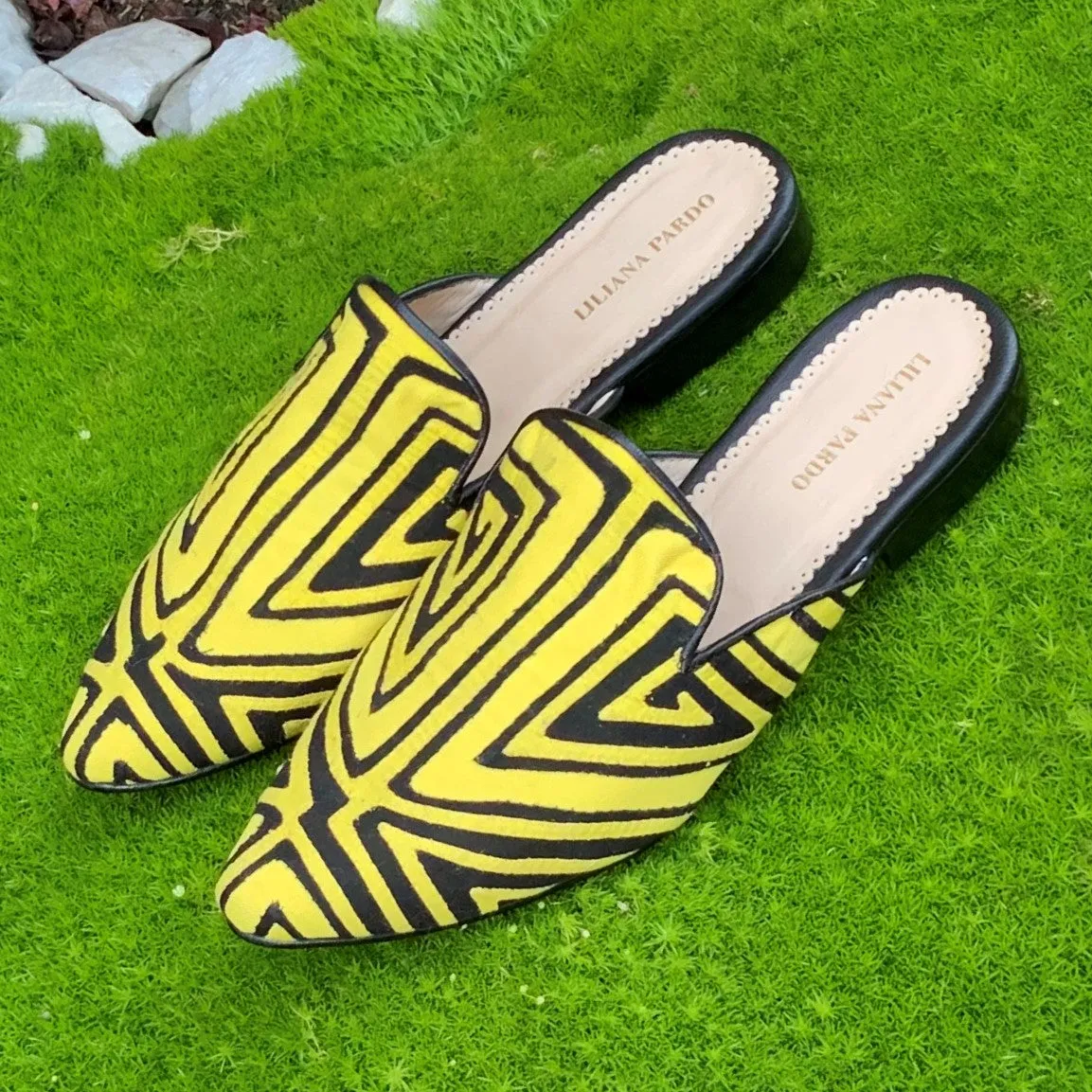 Mola Mules | Black & Yellow