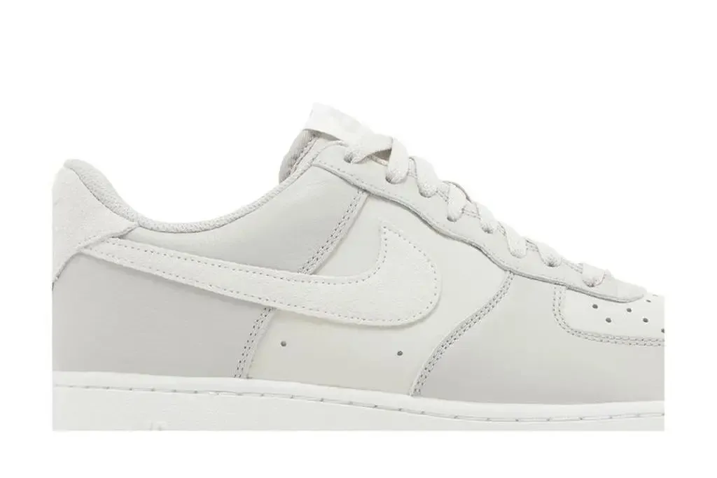 Nike Act now for savings Air Low LV8 '07 Force Sleek Light 1 Bone