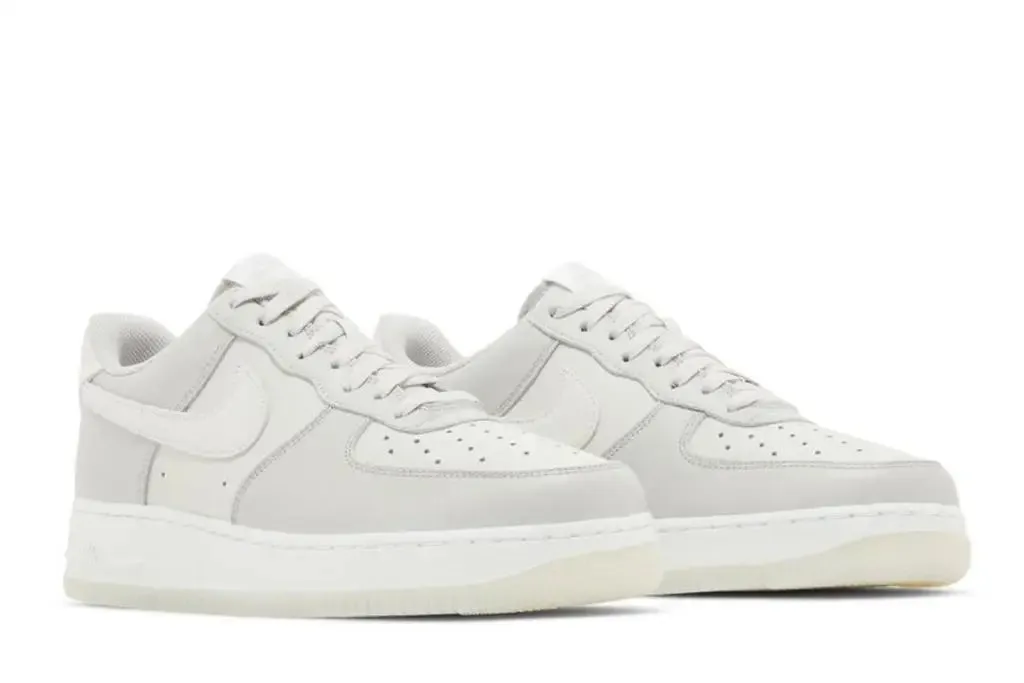 Nike Act now for savings Air Low LV8 '07 Force Sleek Light 1 Bone