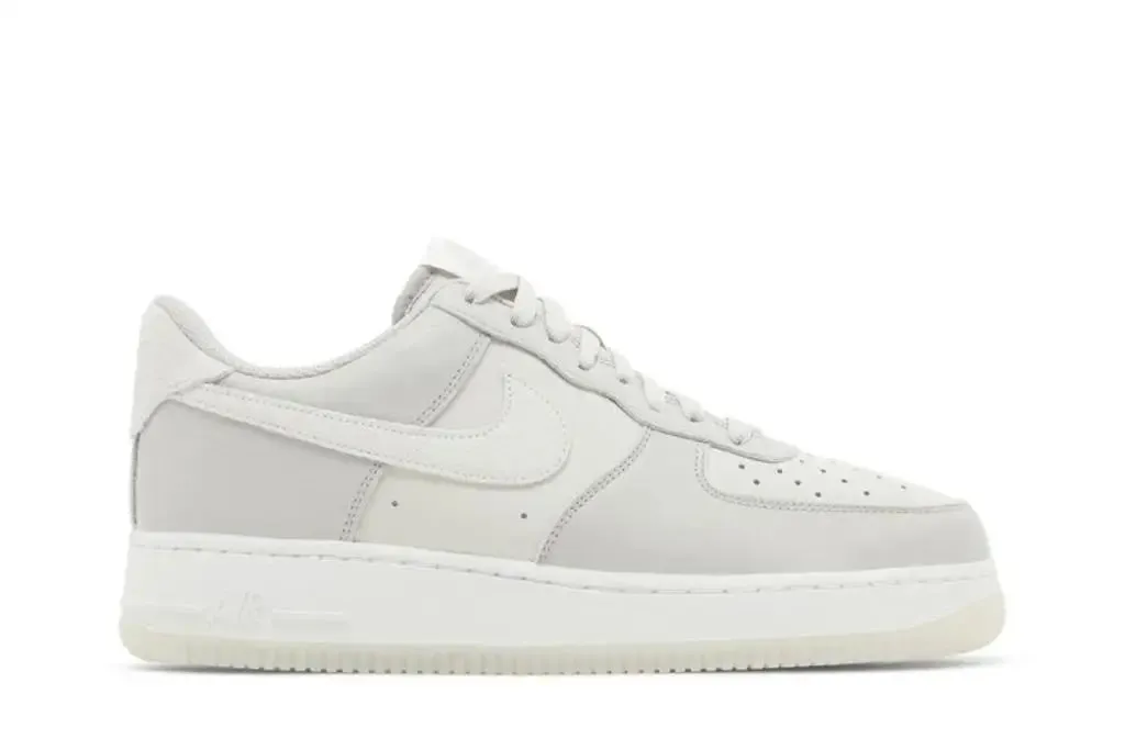 Nike Act now for savings Air Low LV8 '07 Force Sleek Light 1 Bone