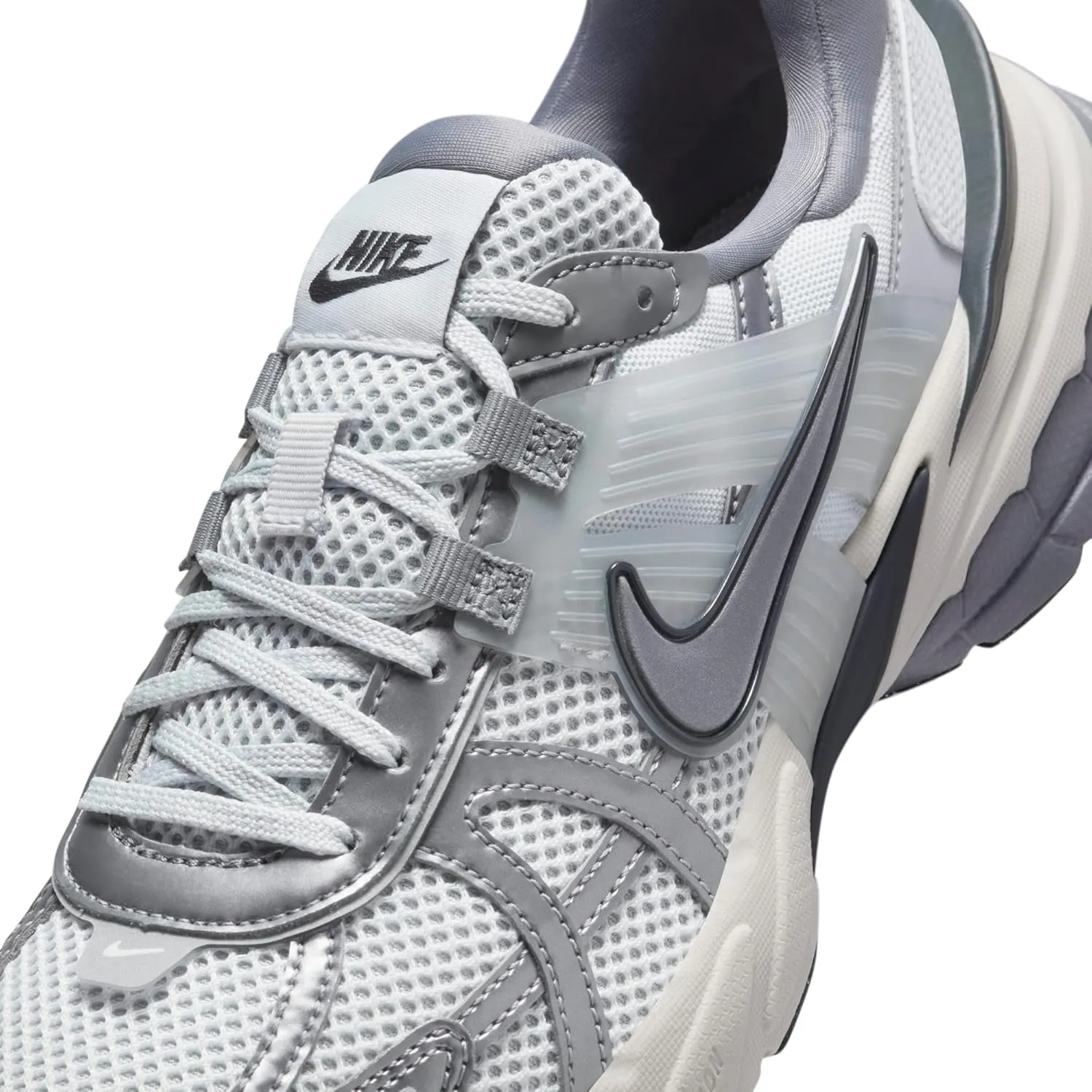Nike Women's V2k Run Sneaker