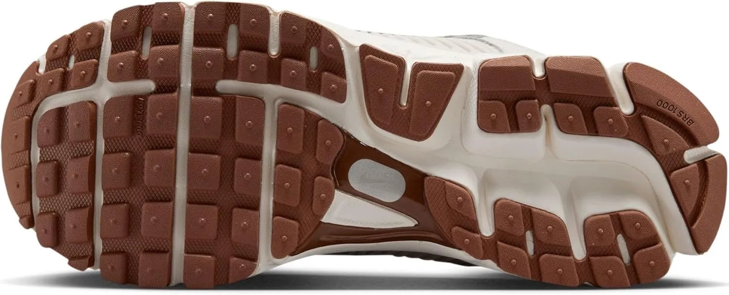 Nike Women's Zoom Vomero 5 Sneaker