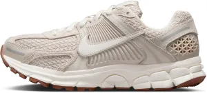 Nike Women's Zoom Vomero 5 Sneaker