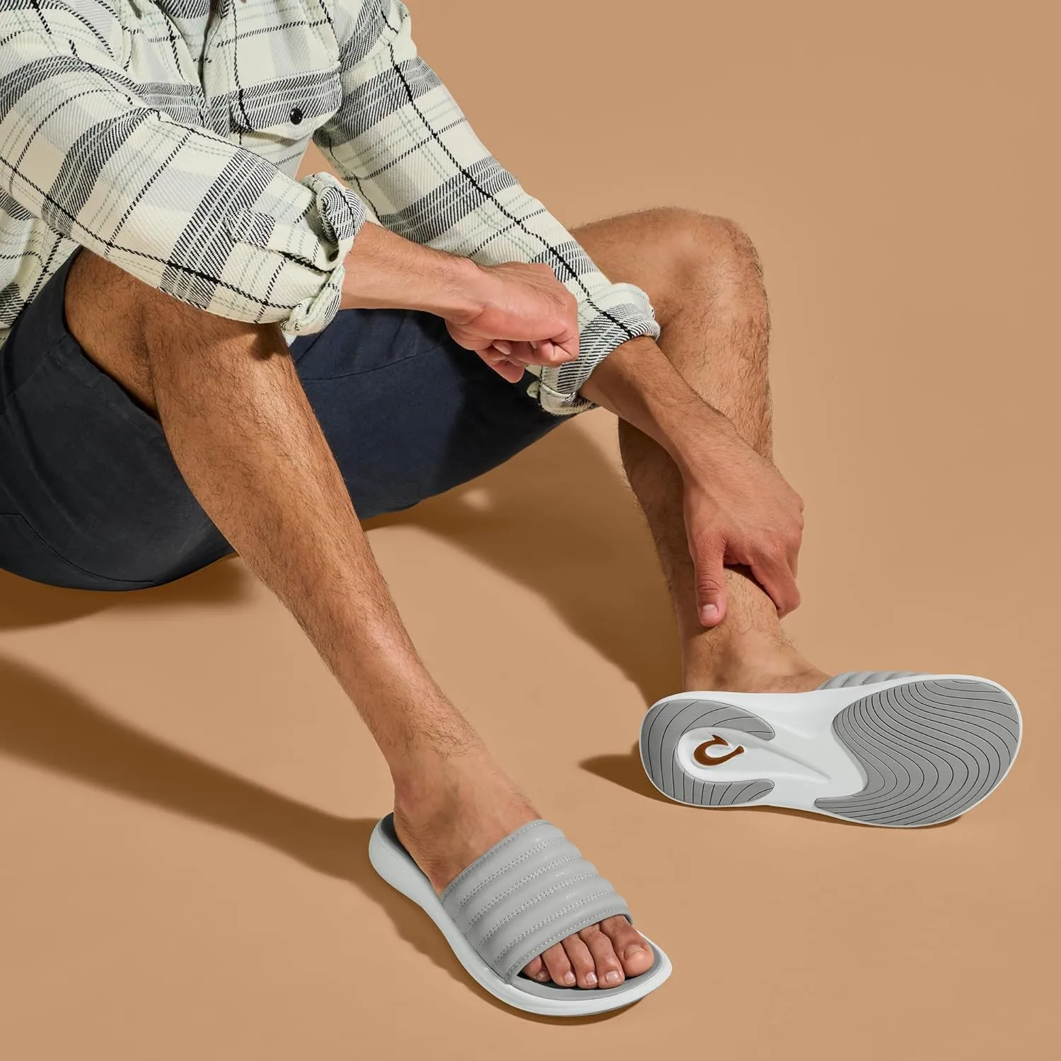 OLUKAI Komo Men's Slide Sandals, Water-Friendly Shoe with Cushioned Strap, All-Day Comfort & Support