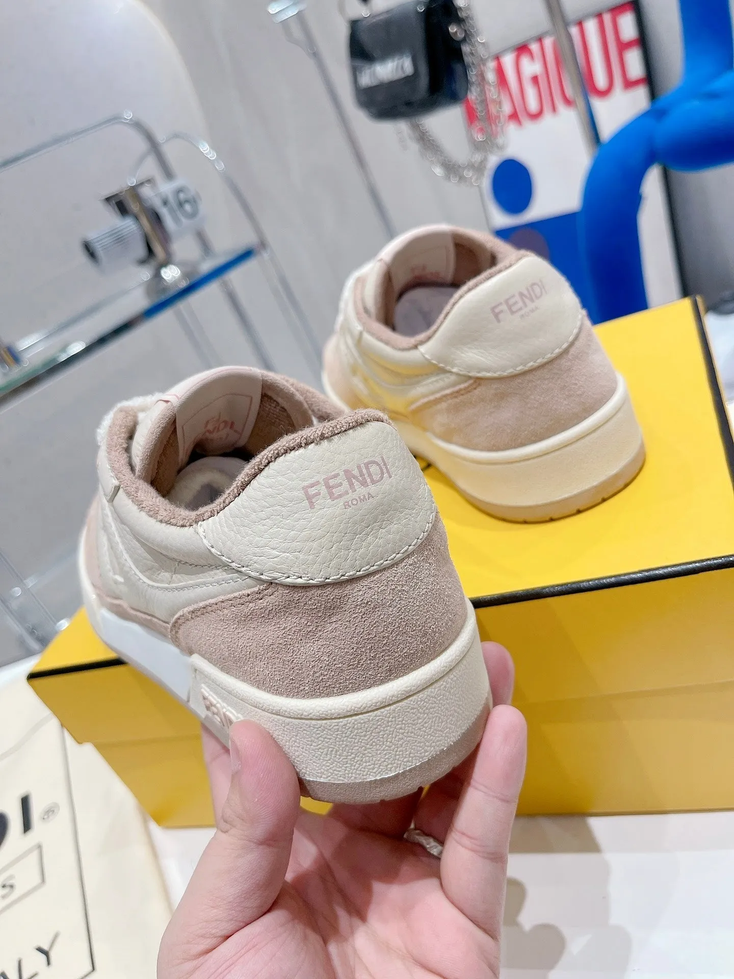 SNEAKER Technologically advanced WHITE AND CALFSKIN PINK Optimized CASUAL FENDI SUEDE FENDI LIGHT IN