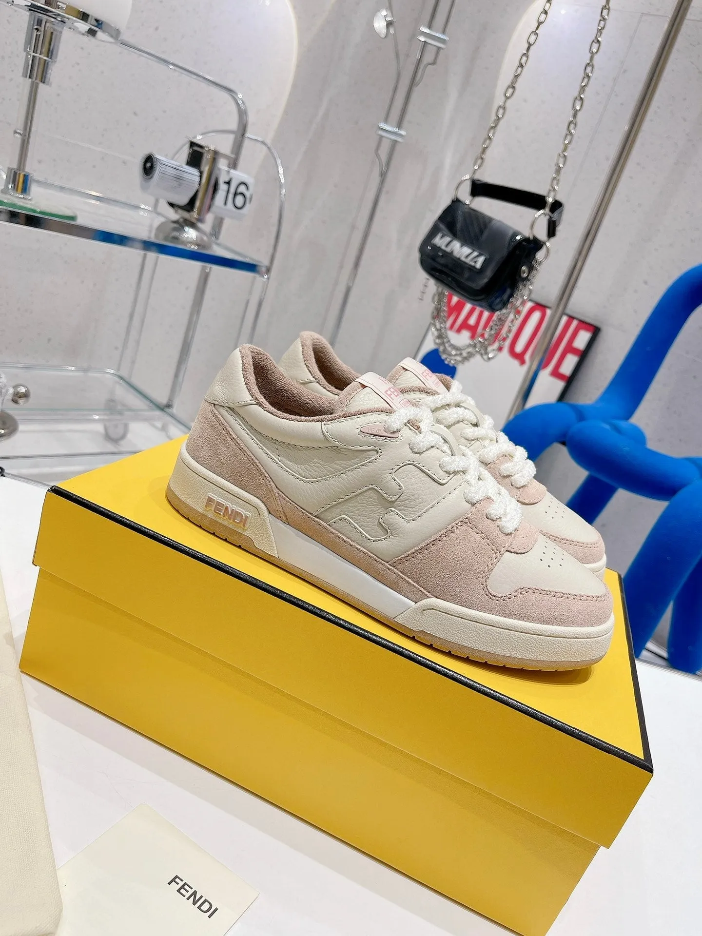 SNEAKER Technologically advanced WHITE AND CALFSKIN PINK Optimized CASUAL FENDI SUEDE FENDI LIGHT IN