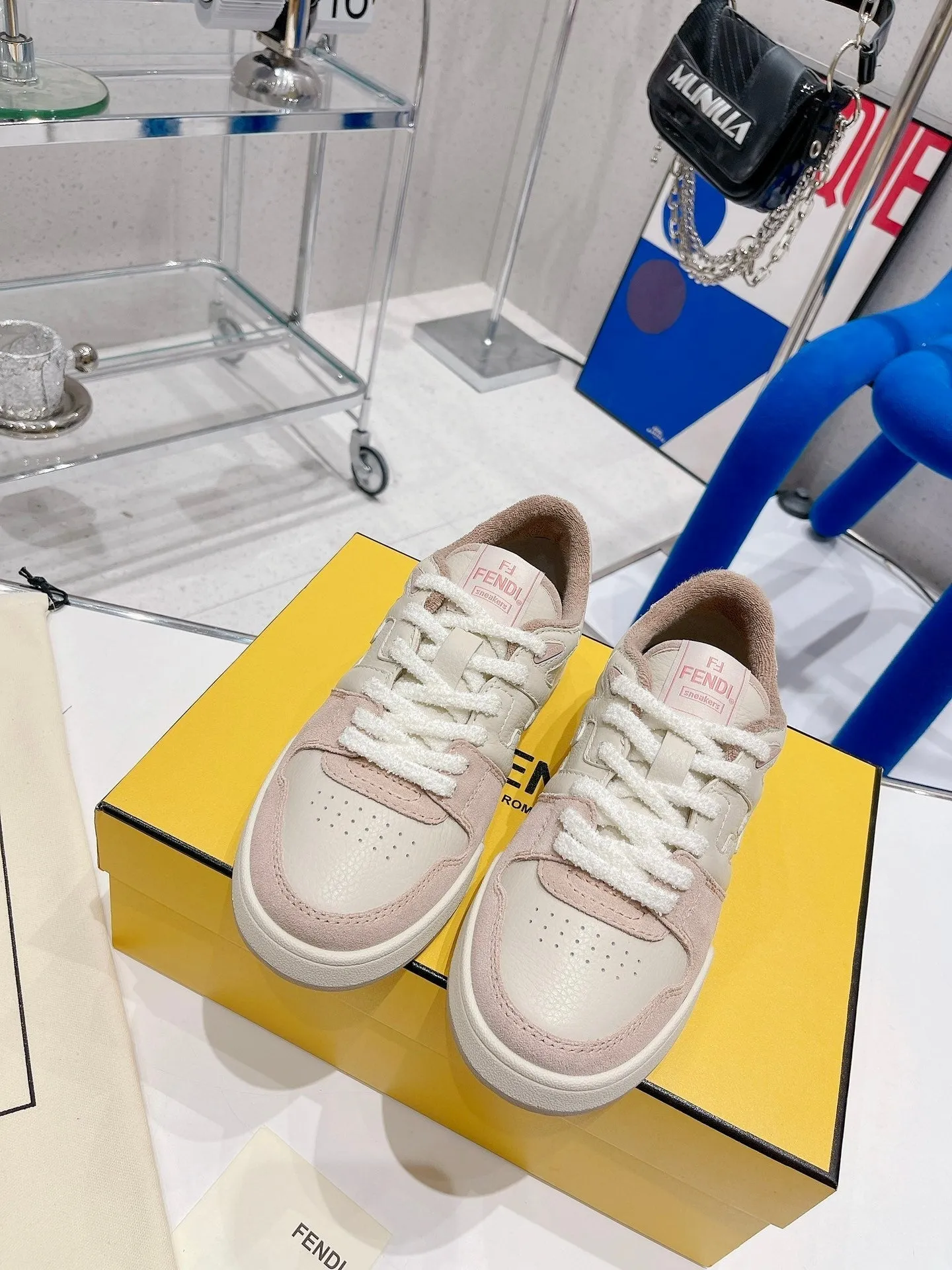 SNEAKER Technologically advanced WHITE AND CALFSKIN PINK Optimized CASUAL FENDI SUEDE FENDI LIGHT IN