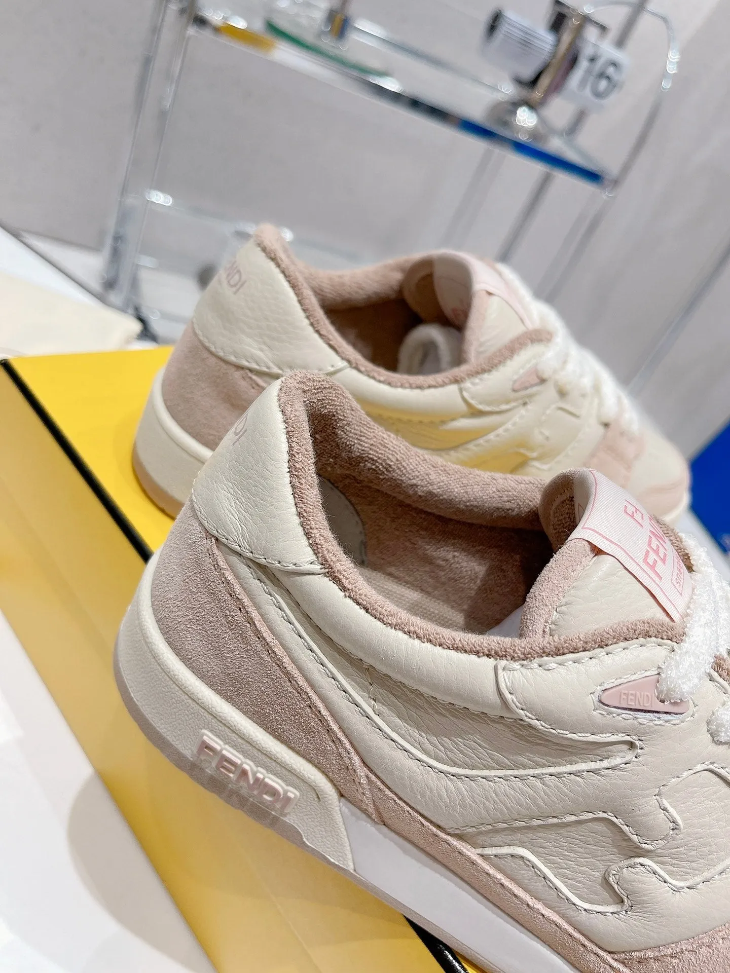 SNEAKER Technologically advanced WHITE AND CALFSKIN PINK Optimized CASUAL FENDI SUEDE FENDI LIGHT IN