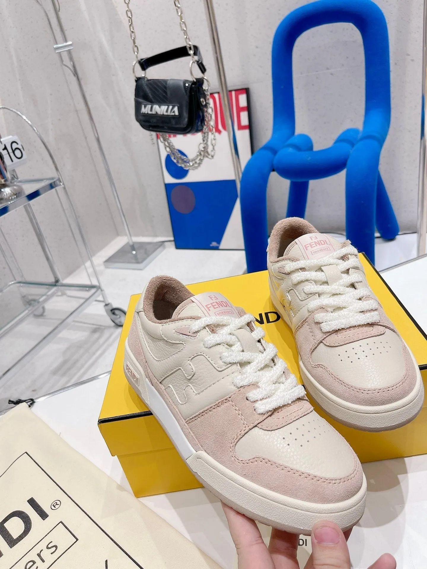SNEAKER Technologically advanced WHITE AND CALFSKIN PINK Optimized CASUAL FENDI SUEDE FENDI LIGHT IN