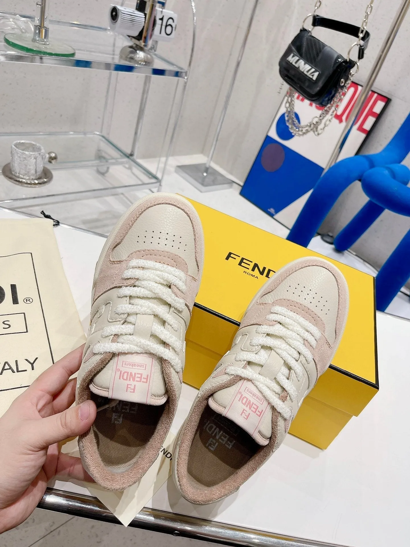 SNEAKER Technologically advanced WHITE AND CALFSKIN PINK Optimized CASUAL FENDI SUEDE FENDI LIGHT IN