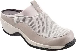 SoftWalk Women's Clogs