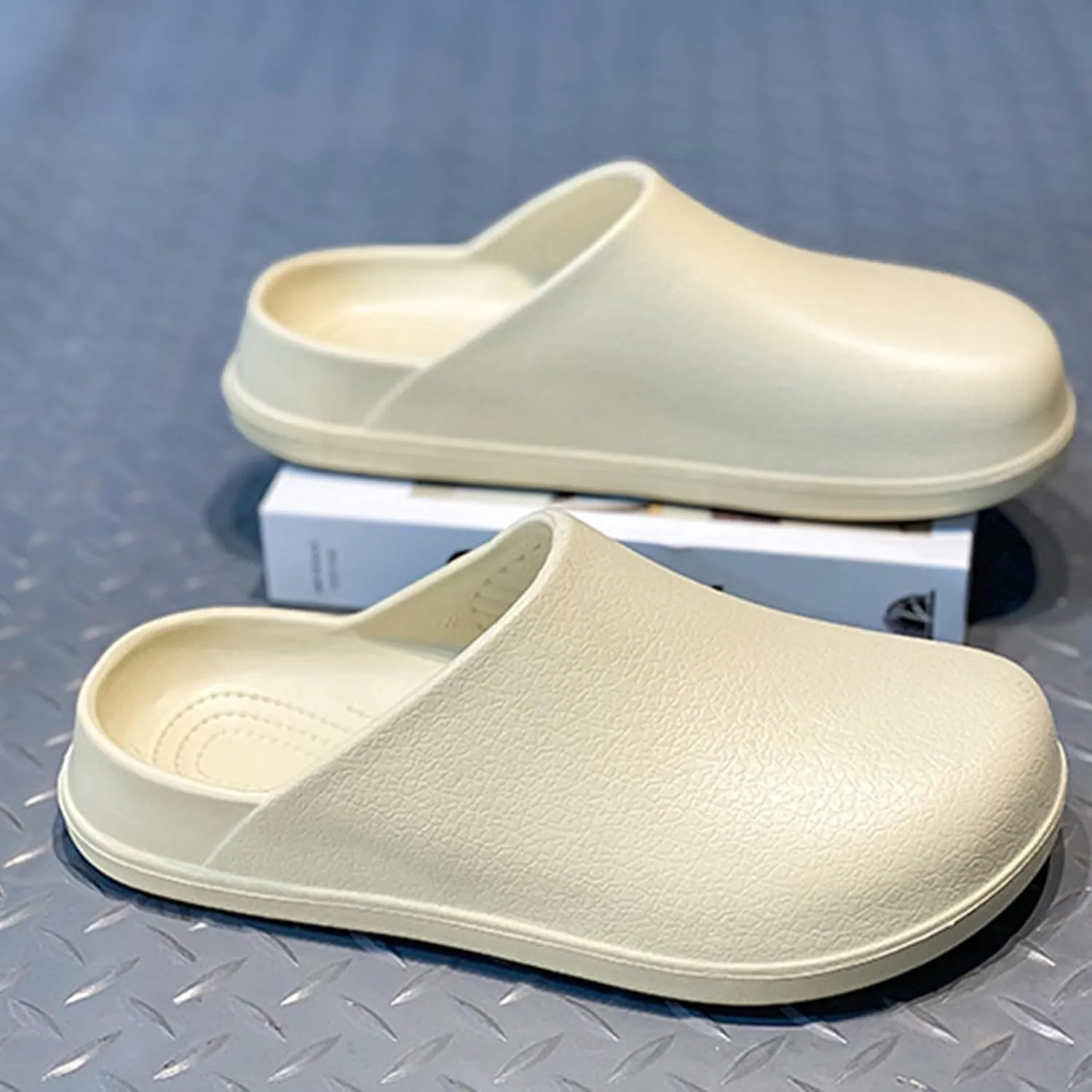 Unisex EVA clog slippers, comfortable, durable, non-slip, oil-resistant, waterproof, professional chef and nurse work shoes, casual style, two-wear minimalist kitchen shoes