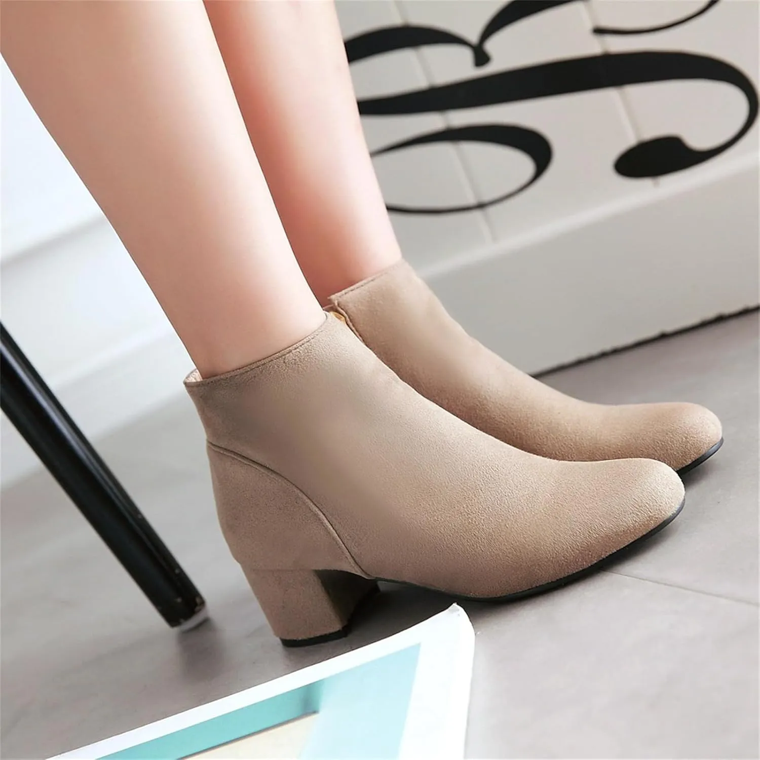 Women's Closed Round Toed Ankle Boots Round Toe Chunky Party Club Zipper Solid Shoes Cosplay Formal Occasion Concise Classic Suede Comfy Block Mid Heeled Booties