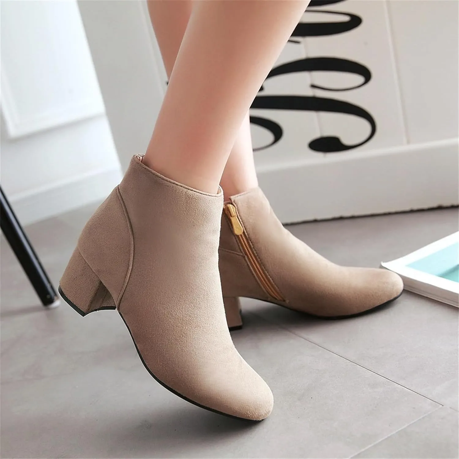 Women's Closed Round Toed Ankle Boots Round Toe Chunky Party Club Zipper Solid Shoes Cosplay Formal Occasion Concise Classic Suede Comfy Block Mid Heeled Booties