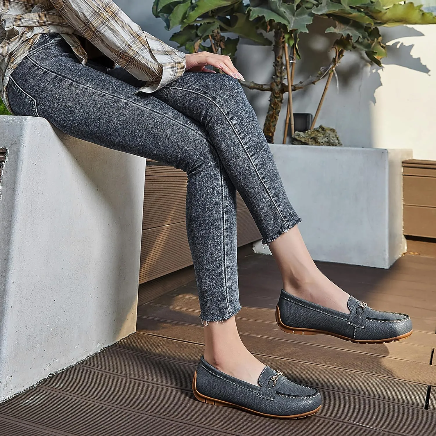 Women's Comfortable & Lightweight Leather Loafers Slip-Ons Driving Mocs Walking Shoes Cute Business Casual Dress Shoes Work Flats for Women