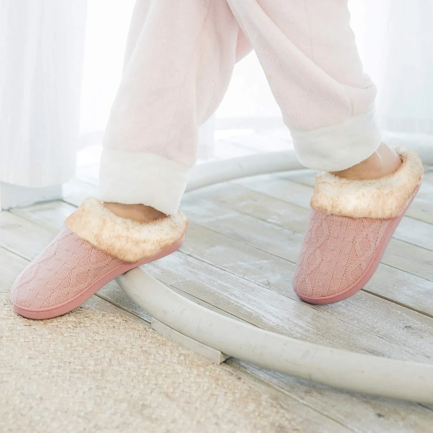 WOTTE Women's Cable Knit Slippers Faux Fur Lining Furry Collar Memory Foam Clog Shoes
