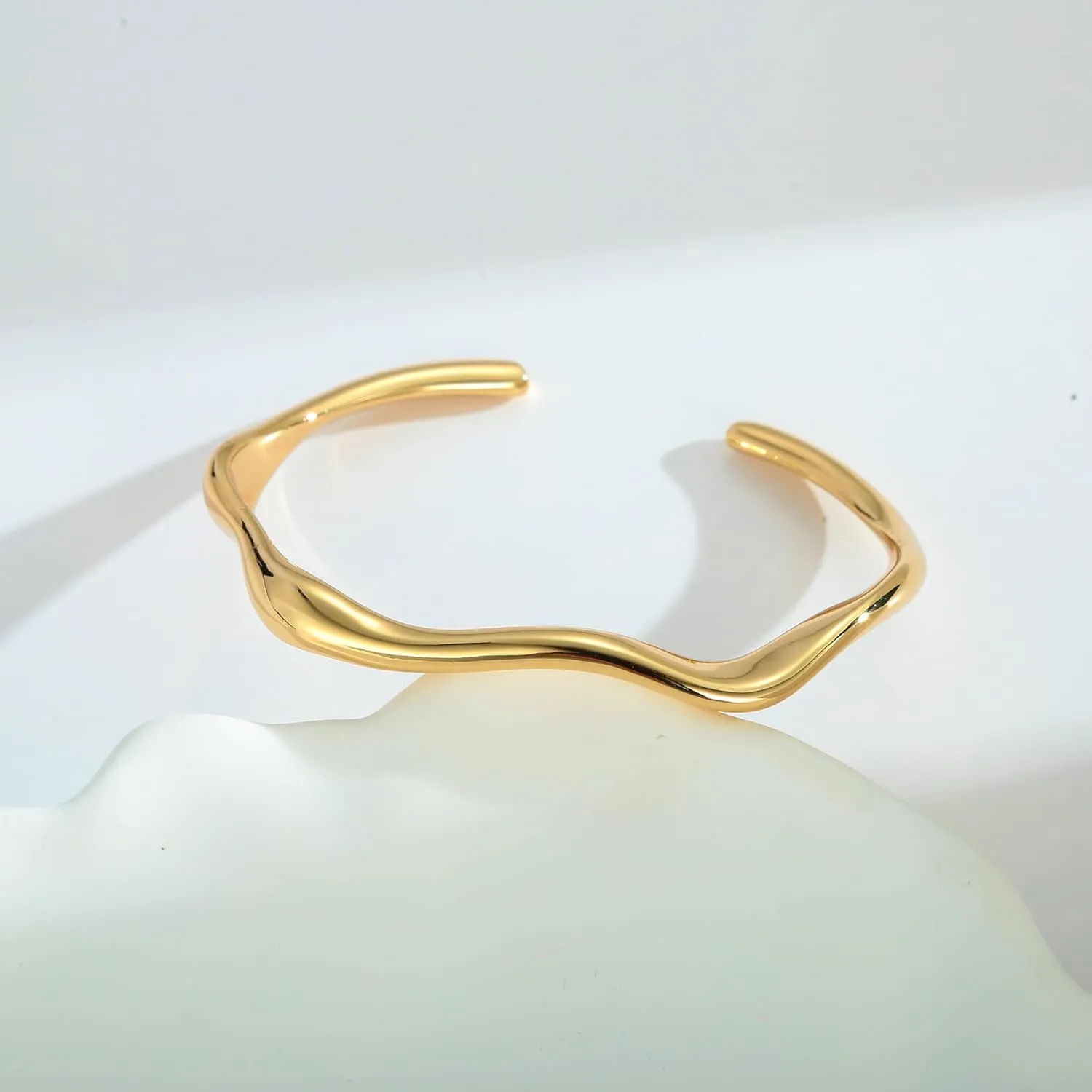 WOWORAMA Teardrop Gold Cuff Bracelets for Women Adjustable 18K Gold Plated Chunky Open Cuff Bangle Bracelets Minimalist Thick Gold Wrist Cuff Bracelets