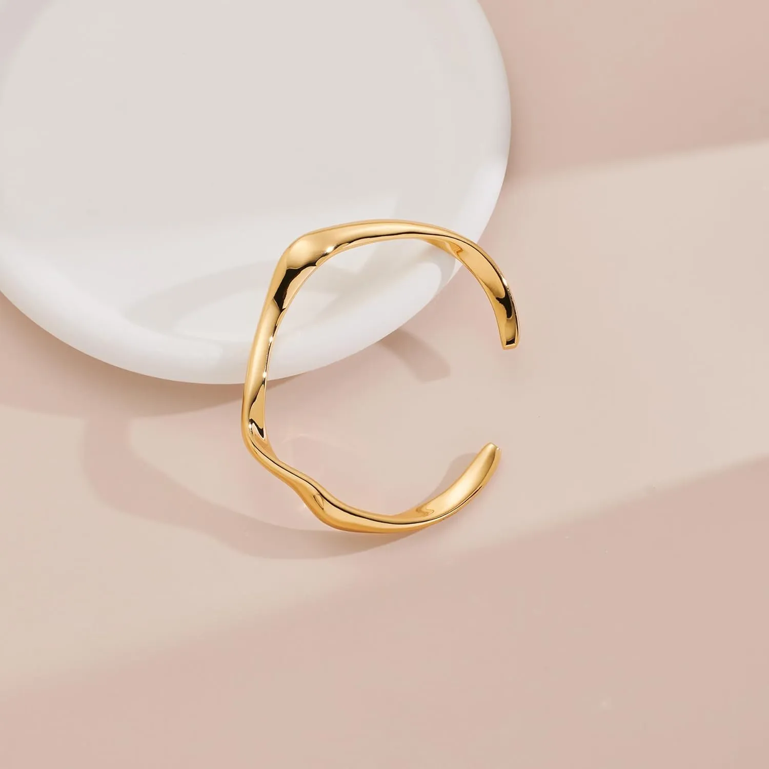 WOWORAMA Teardrop Gold Cuff Bracelets for Women Adjustable 18K Gold Plated Chunky Open Cuff Bangle Bracelets Minimalist Thick Gold Wrist Cuff Bracelets
